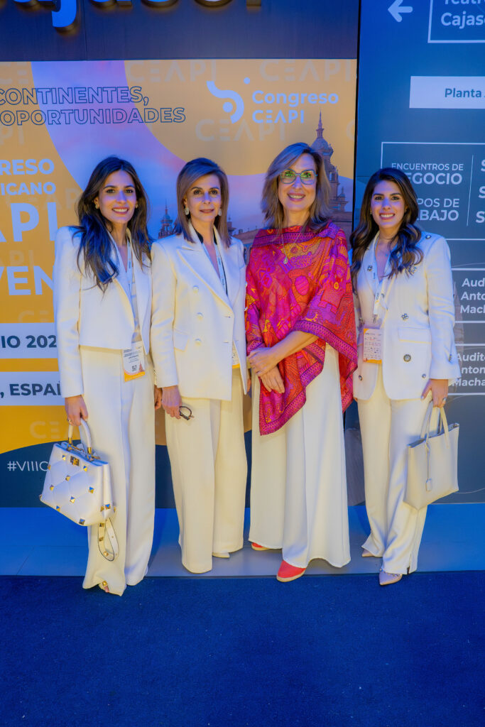María De Moya, Patricia De Moya, Núria Vilanova y Sarah De Moya